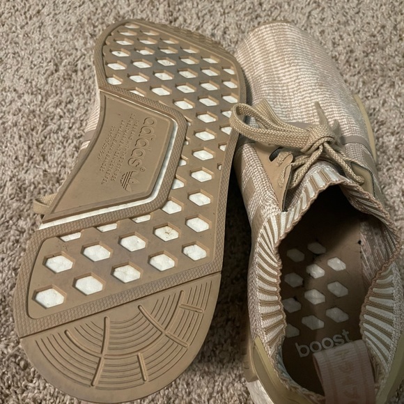 Brand New Adidas NMD R1 - Picture 3 of 3